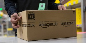 Amazon logó a dobozon